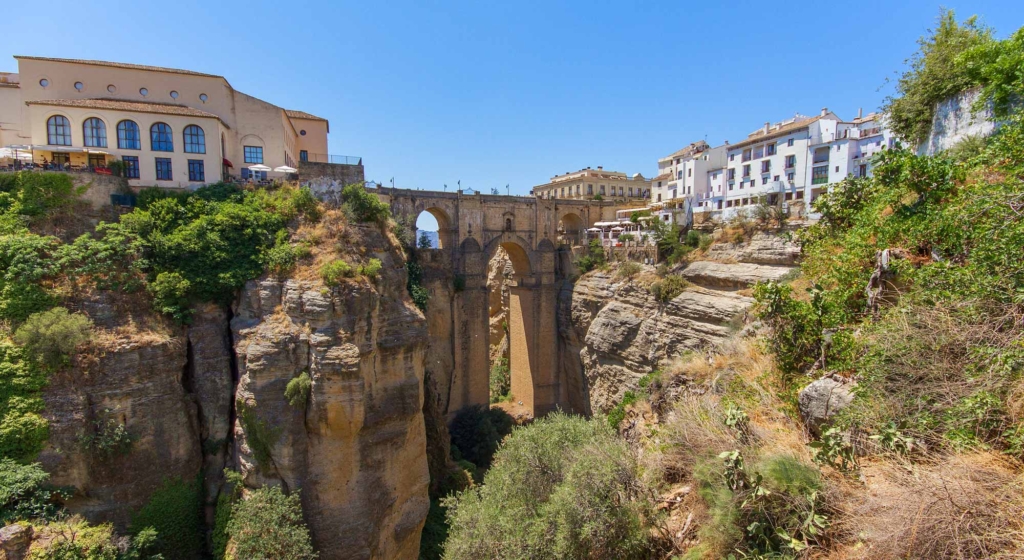 Luxury rentals in central Ronda with private pool