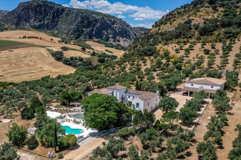 Luxury Villa located in rural hills of Ronda