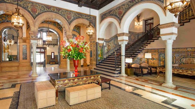 Visit the Hotel Alfonso XIII on a day in Seville