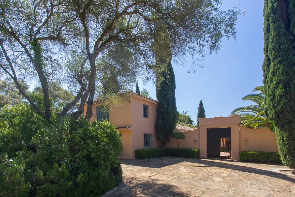 Grand Cortijo entrance Courtyard entrance to El Chorrito villa rental Sotogrande