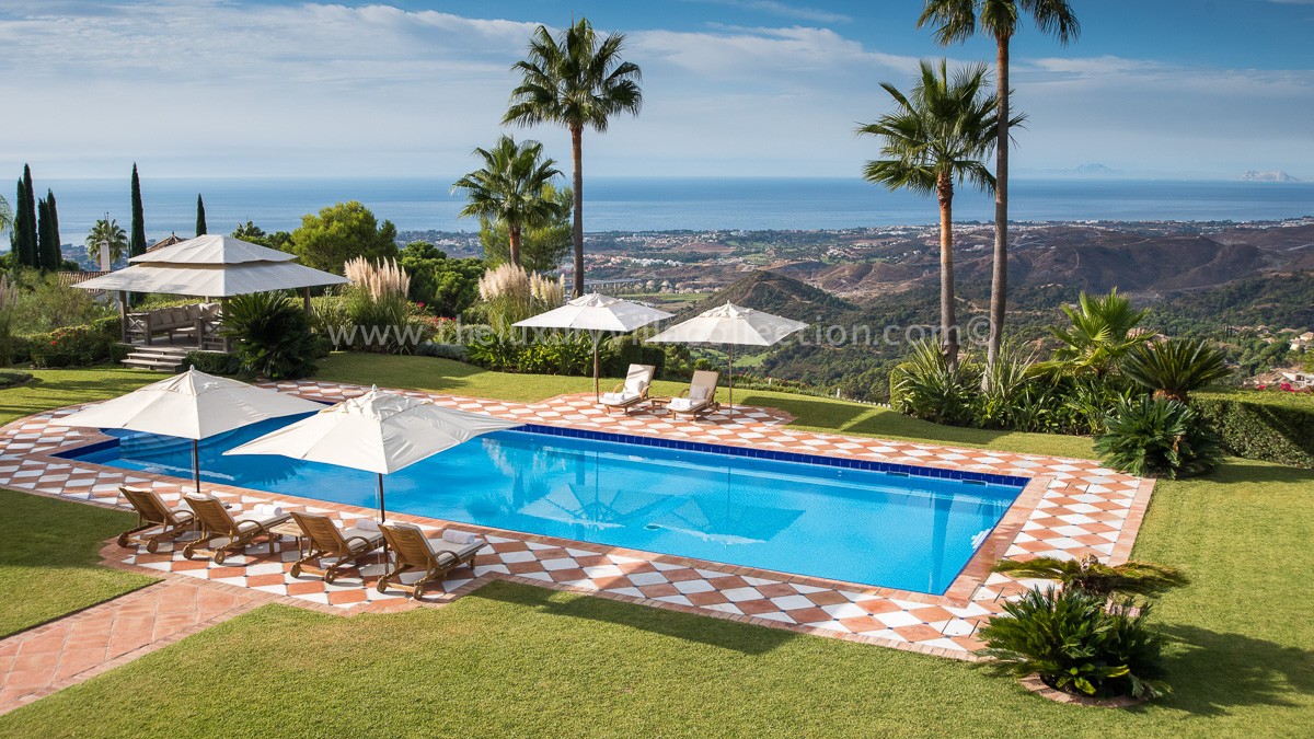 Luxury Villas with Amazing Pools in Spain