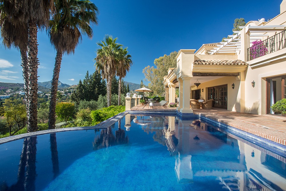 Marbella Villa with Pool Area