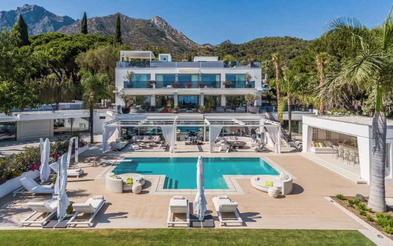 Large Villas in Spain that Sleep up to 20 People from the Luxury Villa ...