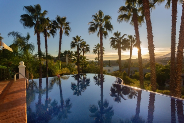 Luxury villa Estepona infinity pool sea views