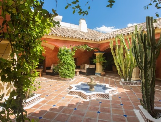 Hacienda Madronal Luxury Villa courtyard