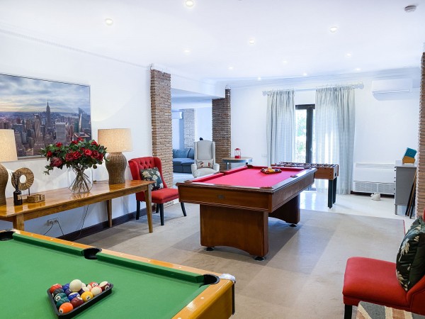 Luxury family villa with games room
