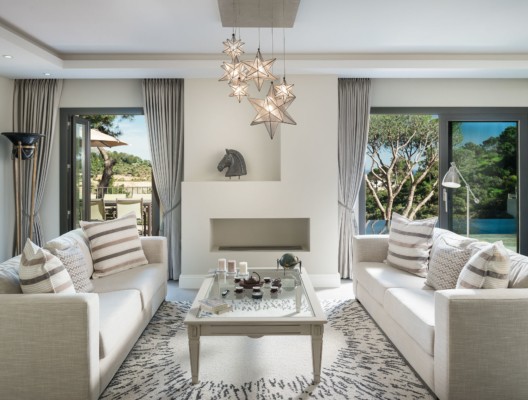 Villa Cezanne Luxury Marbella villa sitting room