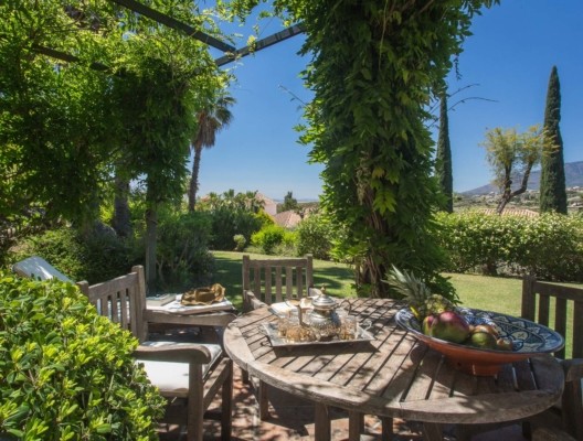 Villa Kynthia luxury Estepona villa private gardens