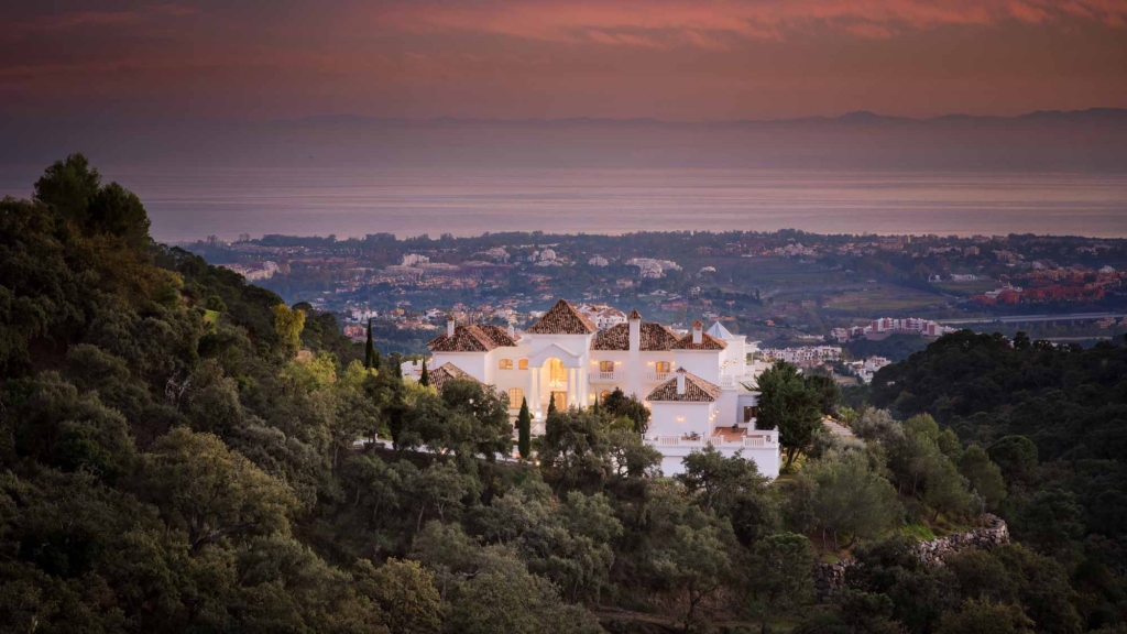 Large Villas in Spain that Sleep up to 20 People from the Luxury Villa Collection Large Villas in Spain that Sleep up to 20 People from the Luxury Villa Collection