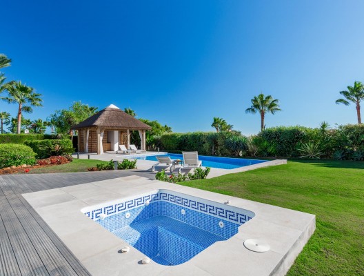 Villa Noa luxury Marbella villa hot tub