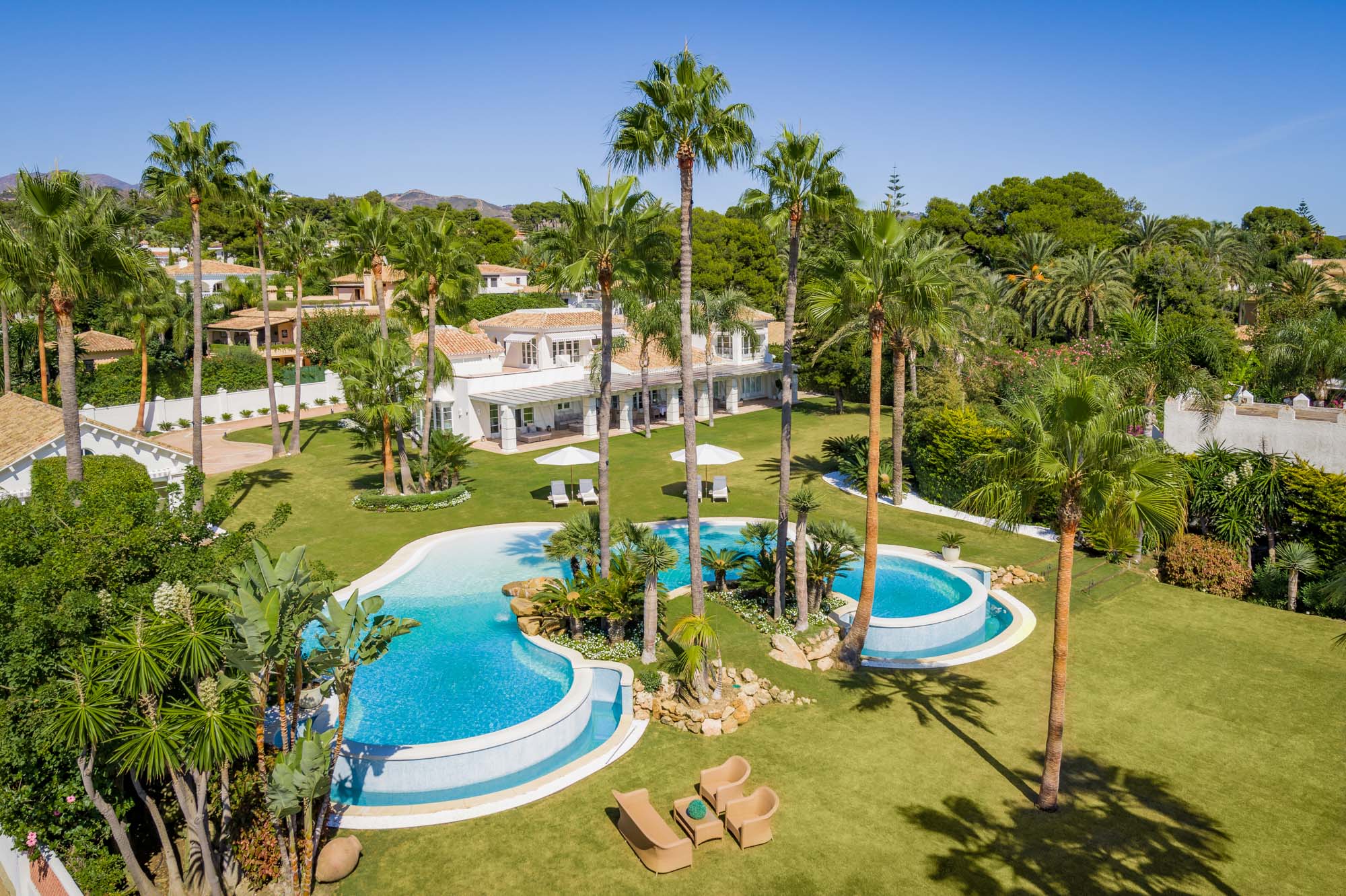 Villa Oceane: 7-bed Beachfront Villa in Marbella | The Luxury Villa ...