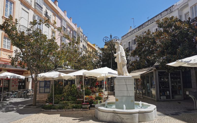 Pretty Square with fountain in Cadiz