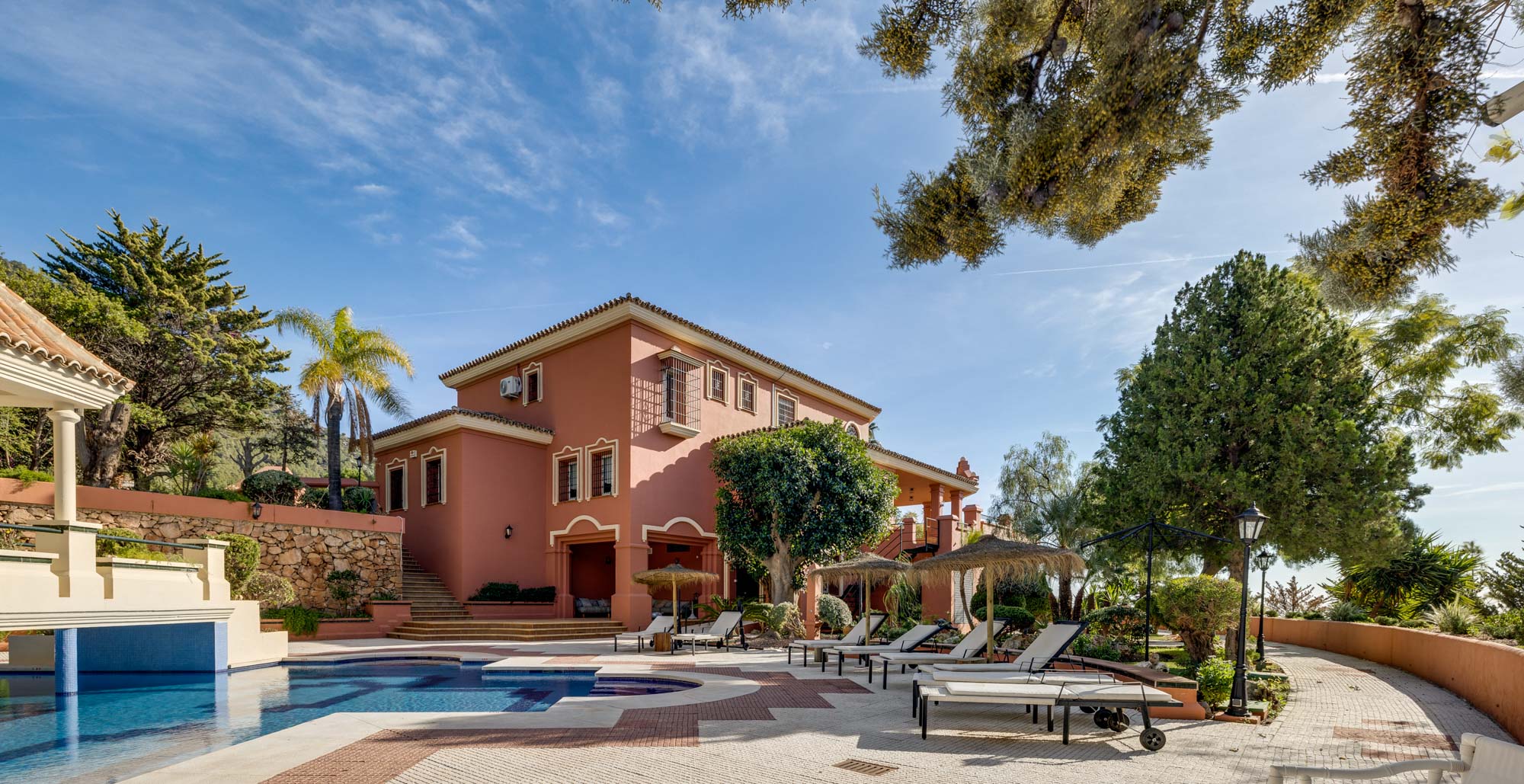 9 Bedroom Luxury Villas