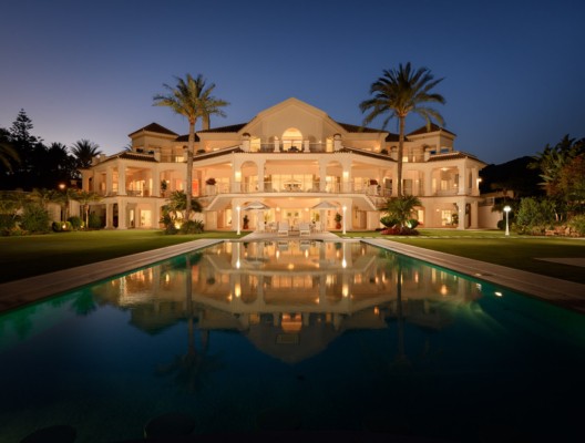 1 Villa Marivi luxury beachfront mansion Marbella