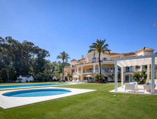 9 Villa Marivi luxury Marbella club beach villa