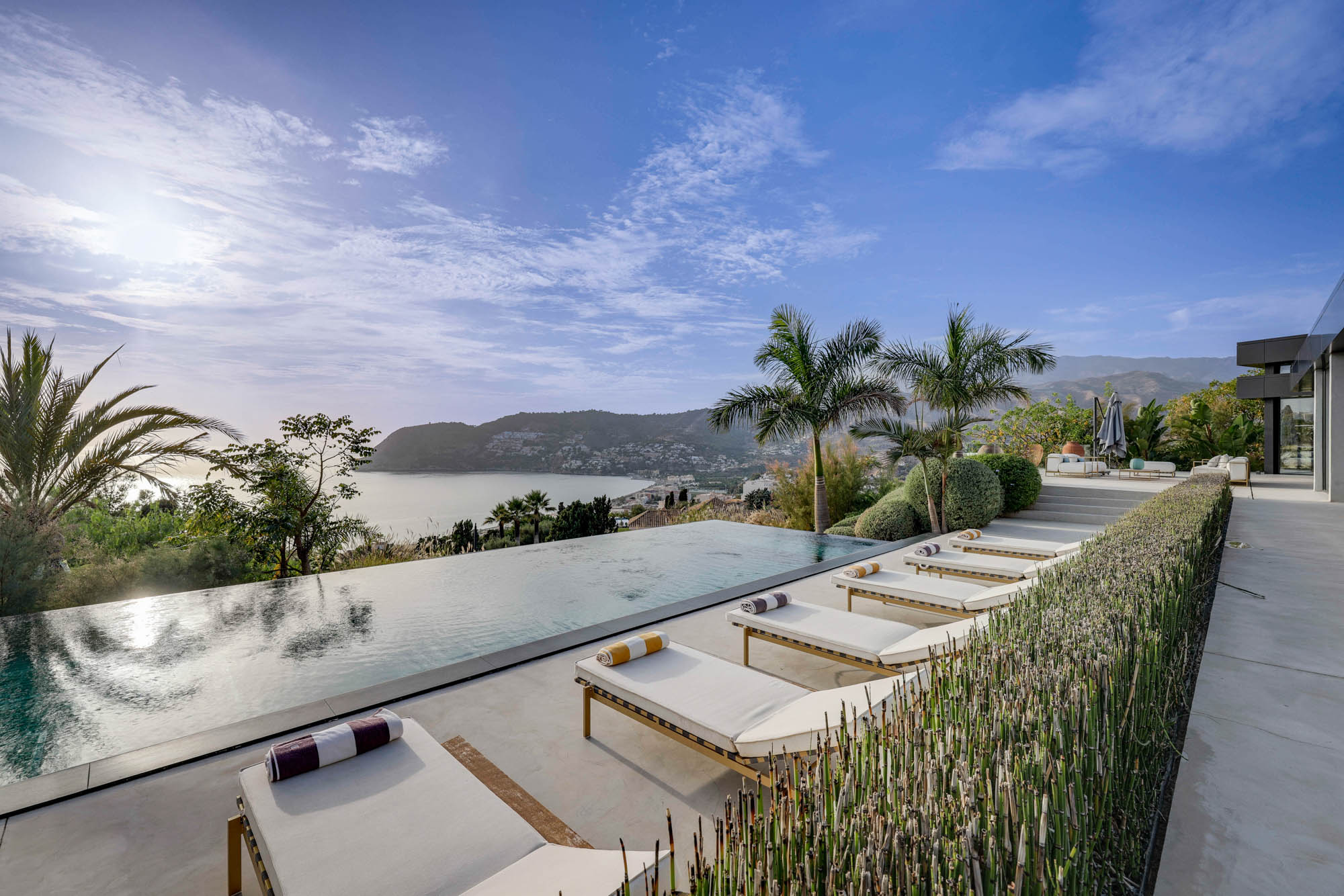 Marketing agent for luxury Spanish villas