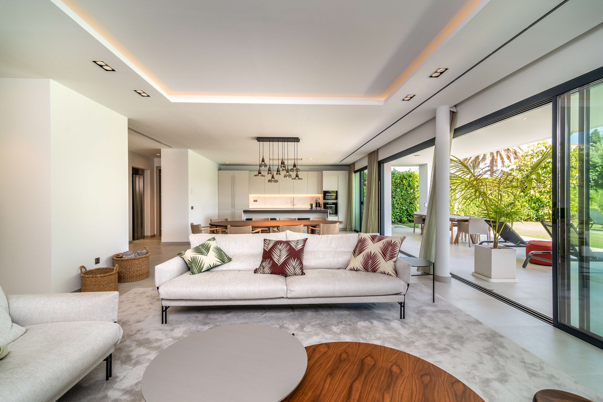 Villa Vie: 5-Bed Puerto Banus Luxury Villa with Pool | The Luxury Villa ...