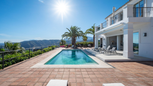 Puerto Banus Luxury Apartment Sea views, pool UPDATED 2023