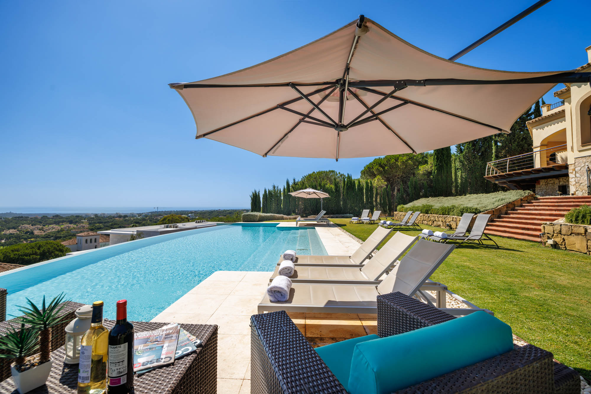 8 bedroom luxury villas